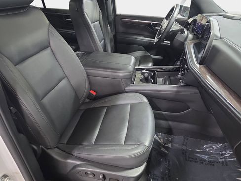 Used 2025 Chevrolet Tahoe Z71 AWD/4WD image 10