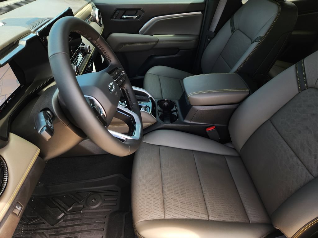 New 2026 Chevrolet Colorado ZR2 w/ Technology Package AWD/4WD image 9