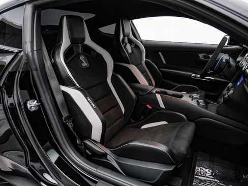 Used 2020 Ford Mustang Shelby GT500 w/ Carbon Fiber Track Pack image 43