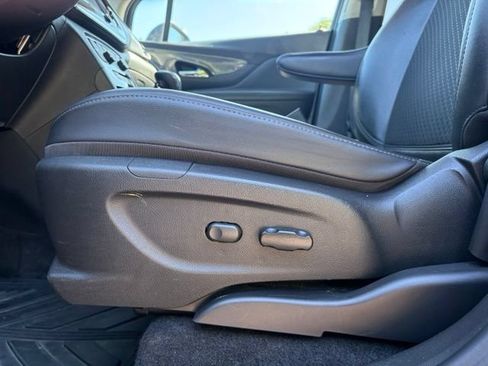 Used 2022 Buick Encore Preferred w/ Safety Package AWD/4WD image 32