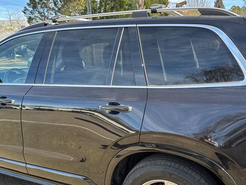 Used 2019 Volvo XC90 T5 Momentum image 5