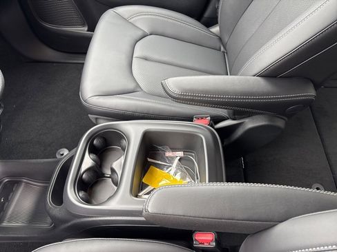New 2026 Chrysler Pacifica Select image 34