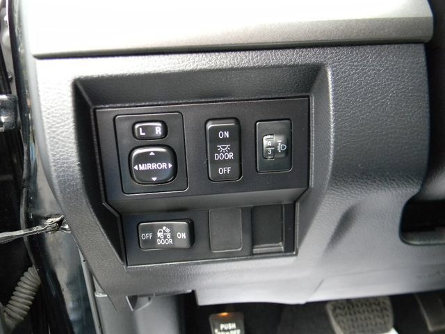 Used 2017 Toyota Tundra SR5 AWD/4WD image 15