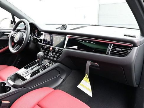 New 2026 Porsche Macan AWD/4WD image 18
