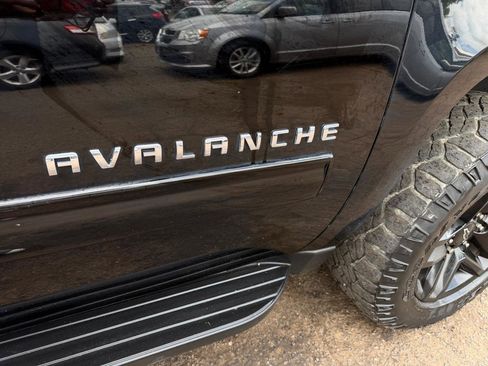 Used 2011 Chevrolet Avalanche LT AWD/4WD image 15