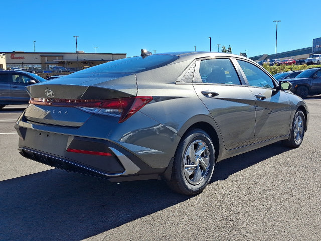 New 2026 Hyundai Elantra SE FWD image 4