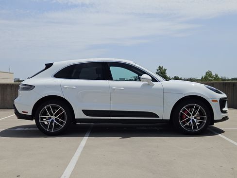 Certified 2023 Porsche Macan S AWD/4WD image 9