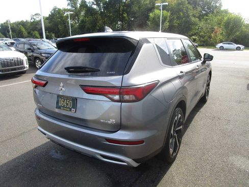 Used 2023 Mitsubishi Outlander SE image 4