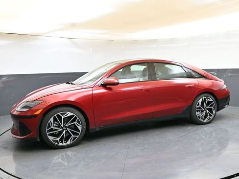 Used 2024 Hyundai Ioniq 6 Limited image 2