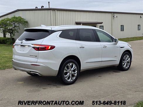 Used 2018 Buick Enclave Avenir w/ Avenir Technology Package AWD/4WD image 2