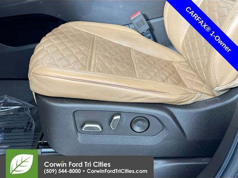 Used 2022 Cadillac Escalade ESV Premium Luxury AWD/4WD image 24