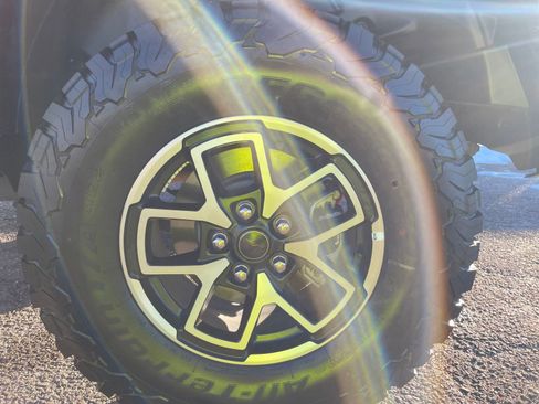 Used 2025 Jeep Wrangler Unlimited Rubicon image 30