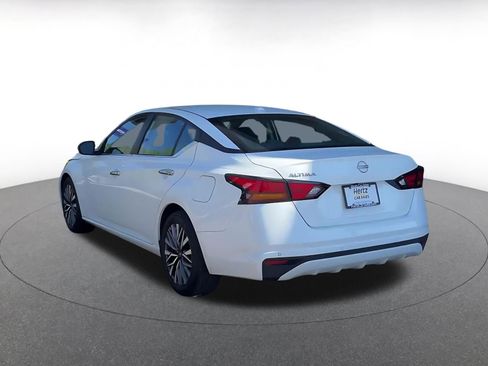 Used 2025 Nissan Altima 2.5 SV image 10