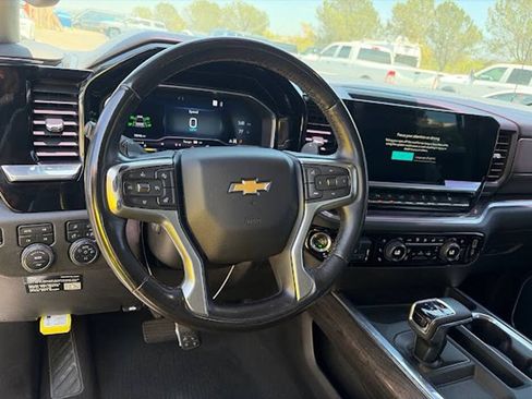 Used 2023 Chevrolet Silverado 1500 LTZ w/ LTZ Convenience Package II AWD/4WD image 16