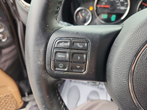 Used 2017 Jeep Wrangler Unlimited Sahara w/ Connectivity Group image 26