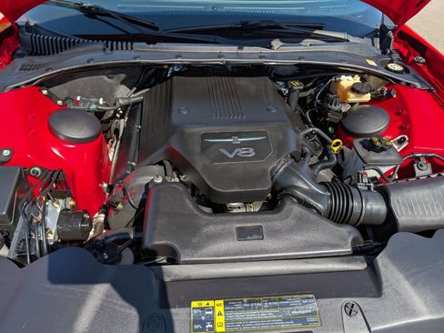 Used 2005 Ford Thunderbird Deluxe image 21