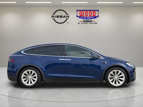 Used 2020 Tesla Model X Long Range AWD/4WD image 2