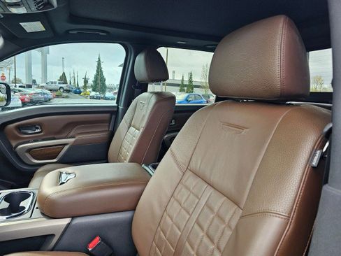 Used 2021 Nissan Titan Platinum Reserve w/ Moonroof Package image 25
