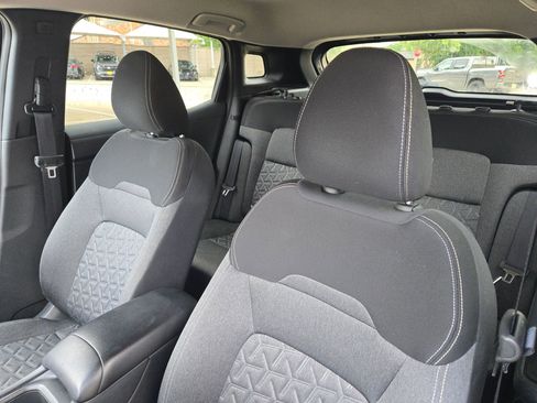 Certified 2025 Nissan Kicks SV FWD image 6