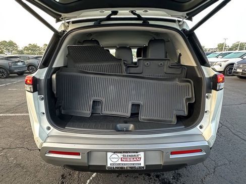 Certified 2024 Nissan Pathfinder SL image 14