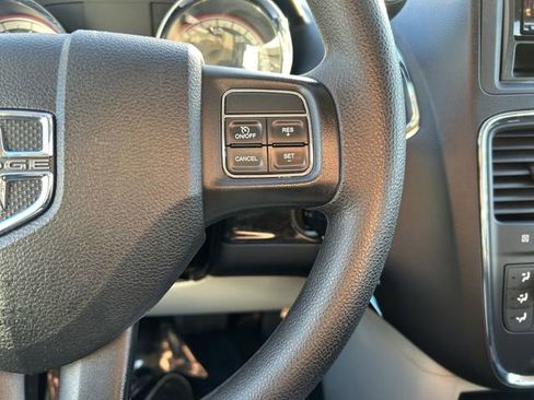 Used 2015 Dodge Grand Caravan American Value Package image 31
