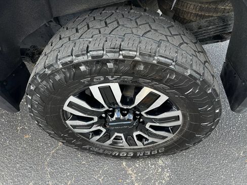 Used 2025 GMC Sierra 2500 Denali Ultimate AWD/4WD image 14