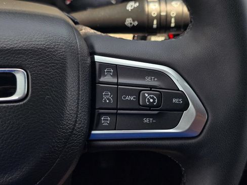 Used 2025 Jeep Compass Limited AWD/4WD image 23