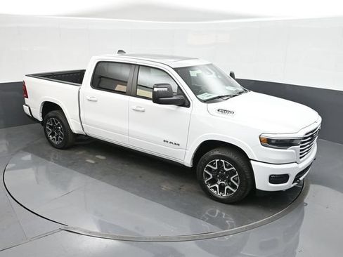 Used 2025 RAM 1500 Laramie AWD/4WD image 31