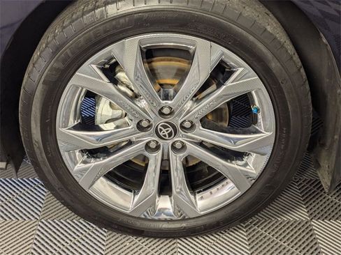 Used 2024 Toyota Sienna Platinum image 8