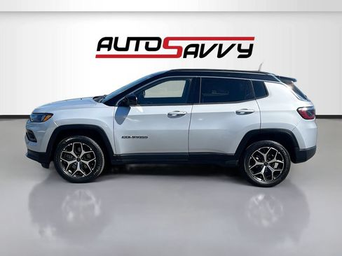 Used 2025 Jeep Compass Limited AWD/4WD image 4