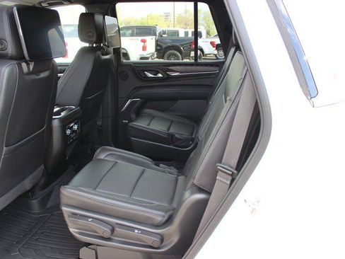 Used 2023 GMC Yukon Denali w/ Advanced Technology Package AWD/4WD image 8