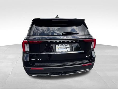Used 2025 Ford Explorer Active w/ Active Comfort Package AWD/4WD image 5