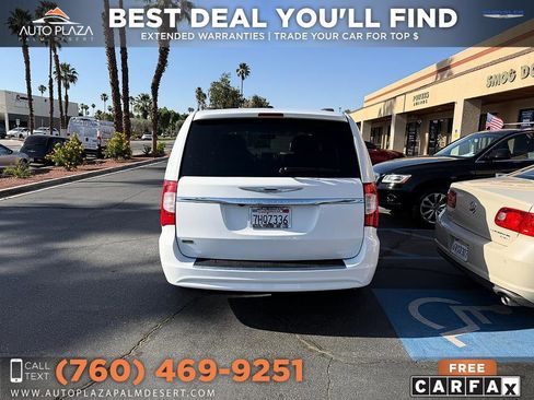 Used 2015 Chrysler Town & Country Touring FWD image 19