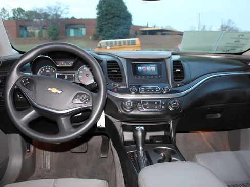 Used 2017 Chevrolet Impala LS image 5
