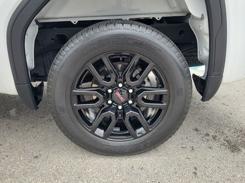 Used 2023 GMC Sierra 1500 Elevation image 27