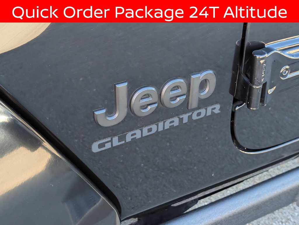 Used 2022 Jeep Gladiator Sport AWD/4WD image 10