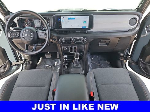 Used 2025 Jeep Wrangler Sport image 9