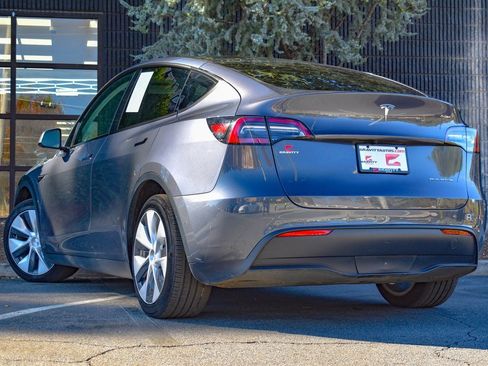 Used 2021 Tesla Model Y Long Range image 15