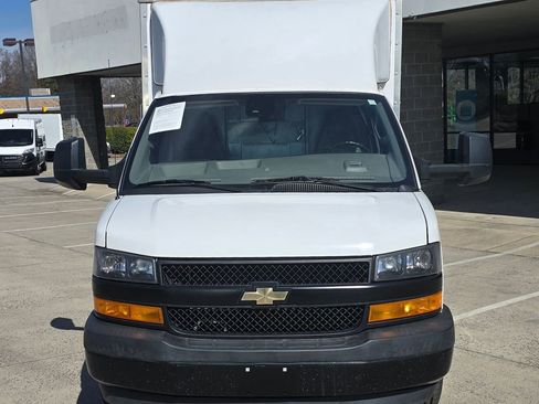 Used 2022 Chevrolet Express 3500 w/ Power Convenience Package image 9