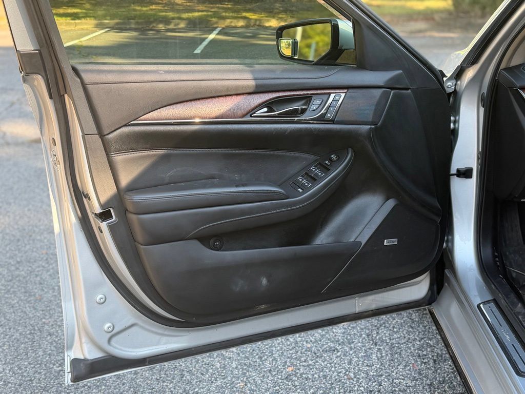Used 2019 Cadillac CTS Sedan w/ Seating Package RWD image 9