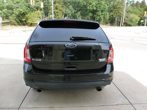 Used 2012 Ford Edge SE image 8
