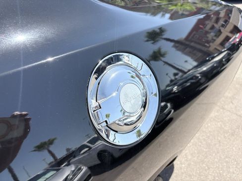 Used 2016 Dodge Challenger SXT RWD image 4