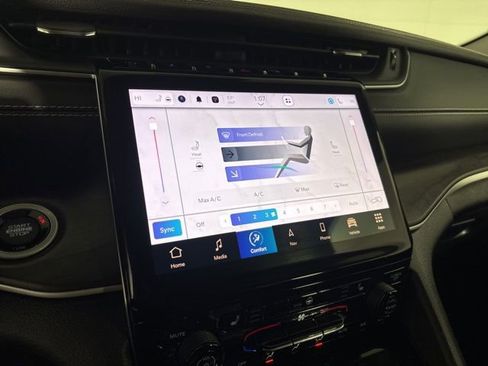 Certified 2023 Jeep Grand Cherokee Limited image 19