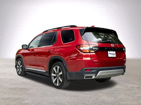 Used 2024 Honda Pilot Elite image 7