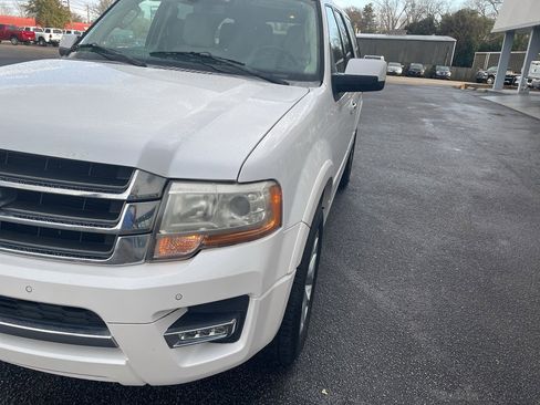 Used 2017 Ford Expedition Limited w/ Equipment Group 301A image 4