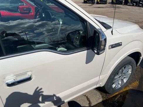 Used 2019 Ford F150 Platinum w/ Equipment Group 701A Luxury image 4