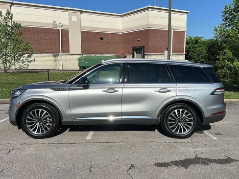 Used 2020 Lincoln Aviator Reserve w/ Elements Package Plus image 4
