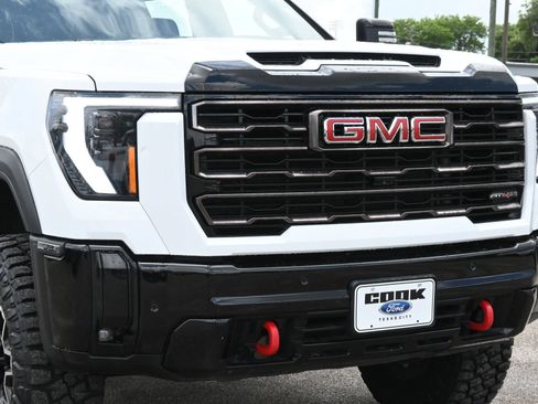 Used 2025 GMC Sierra 2500 AT4X AWD/4WD image 26