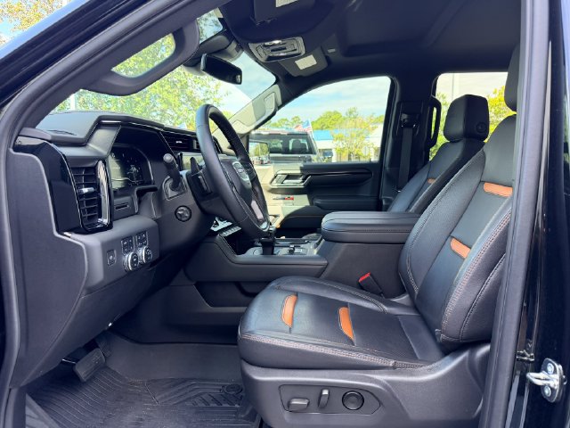 Used 2023 GMC Sierra 1500 AT4 w/ AT4 Premium Package AWD/4WD image 11