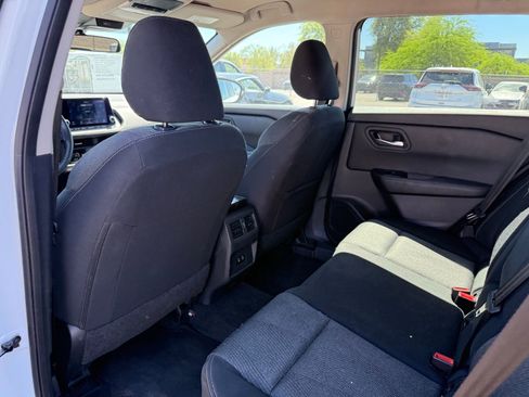 Certified 2025 Nissan Rogue SV image 10